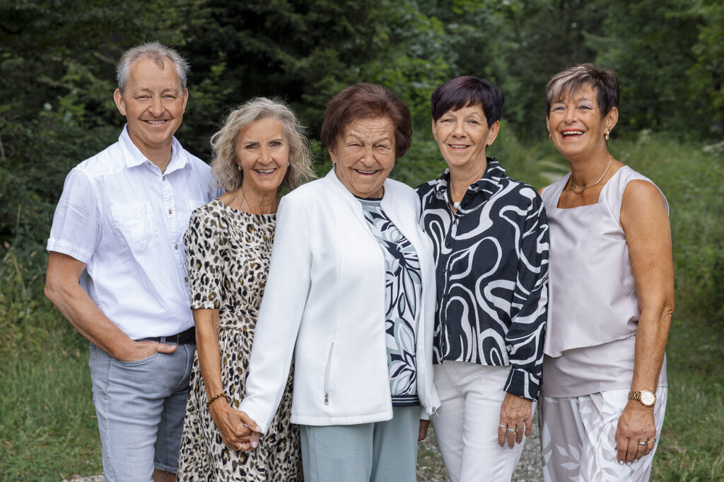 Großfamilie mit mehreren Generationen in Sigmaringen.